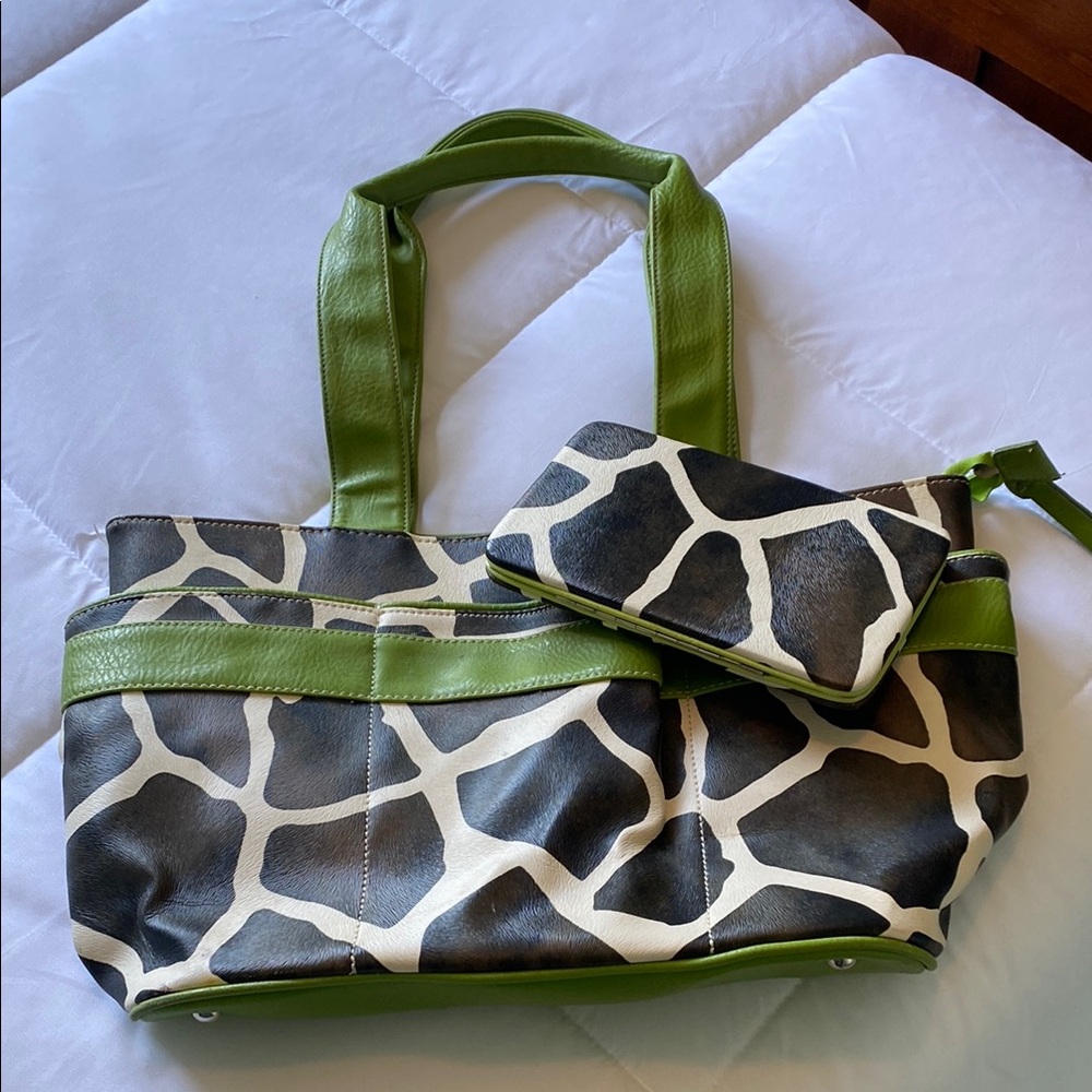 Green and Brown Giraffe Print Tote Bag and wallet